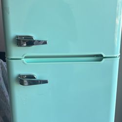 Mini Fridge $80