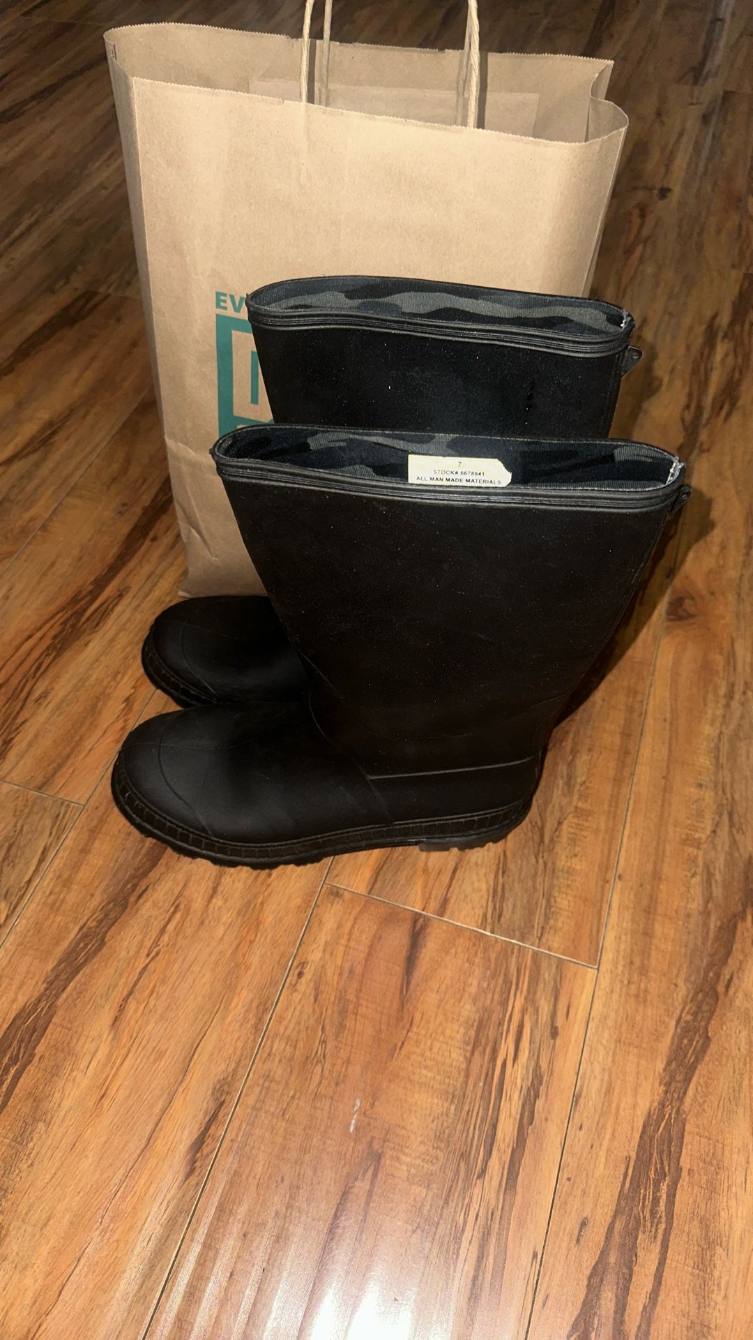 Rain Boots Size 7