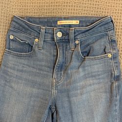 725 High rise bootcut Levi’s