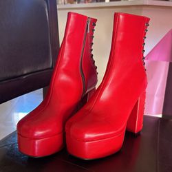 Boots / Heels Red.  (Botas, Tacones Plataforma  rojos)