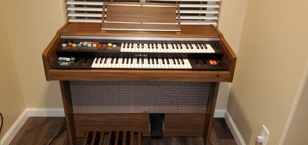 Yamaha Organ