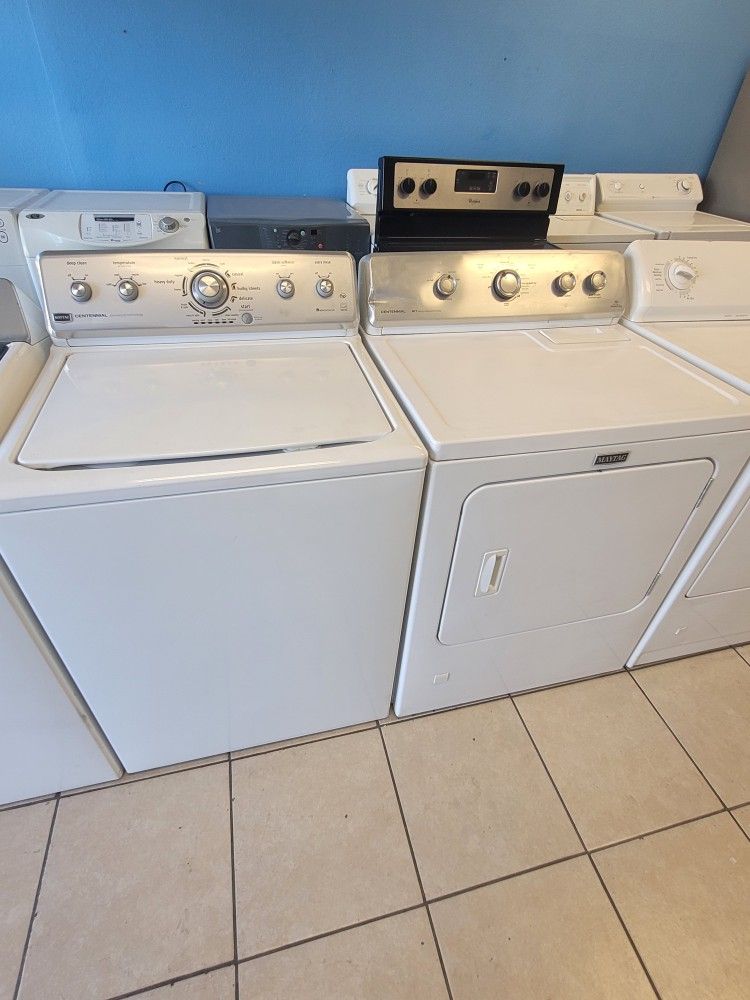 Maytag washer and gas dryer set