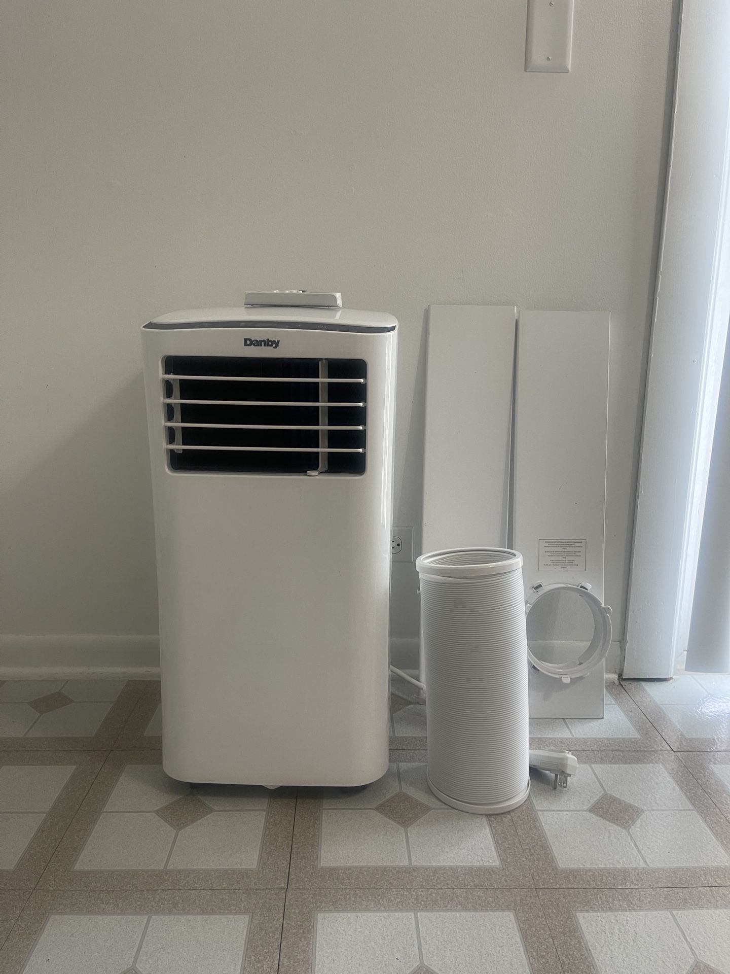 Danby 9000BTU Portable Air Conditioner 
