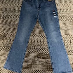 Levi’s 725 High-Rise Bootcut jeans