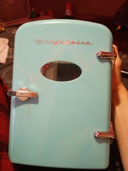 Vintage style mini fridge