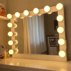 Hollywood Makeup Vanity Mirror With Desk
