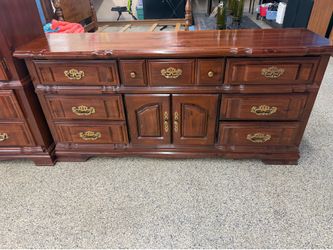 Dresser