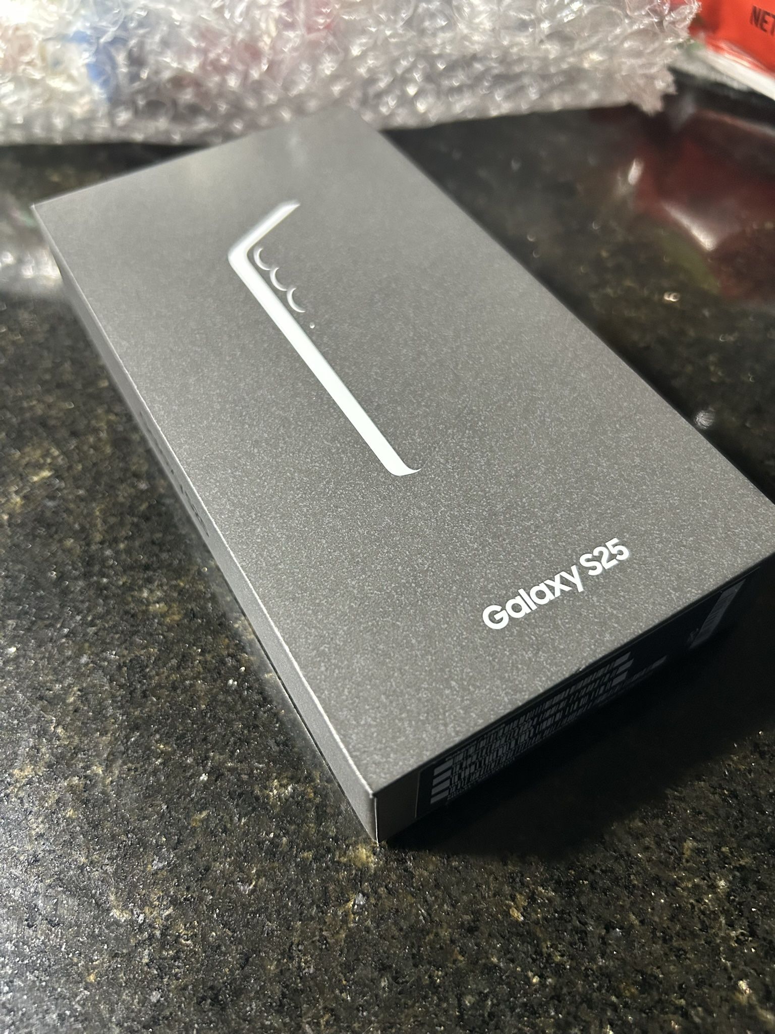 Samsung Galaxy S25 - Factory Unlocked - Pink Gold