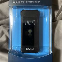 BACtrack Trace Professional Breathalyzer. NIB