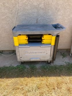 Rubbermaid Trades Cart