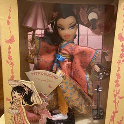 Vintage +  RARE (2004) In-Box Bratz World Collector’s Edition Doll - May Lin 