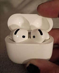 Apple AirPods 4 Wireless Earbuds, Bluetooth Headphones, with Active Noise Cancellation
