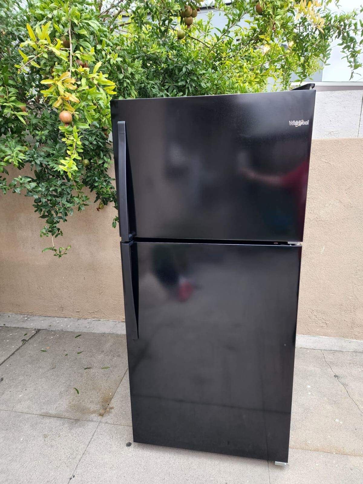 Whirlpool Refrigerator 18cu Ft 30x30x66ππ3 MONTHS WARRANTY