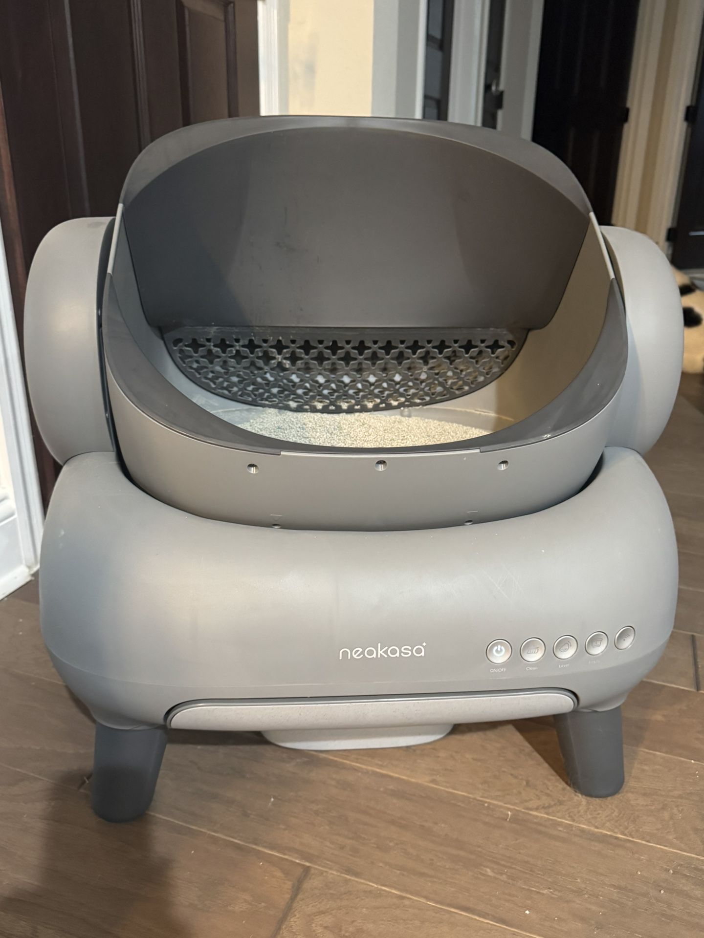 Meals M1 Open Top Self Cleaning Cat Litter Box