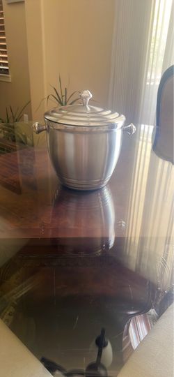 Stainless Steel Ice Bucket with Lid – $10