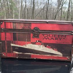 Red Queen Mary Ocean Voyage Canvas Wood Faux Leather Trunk Chest