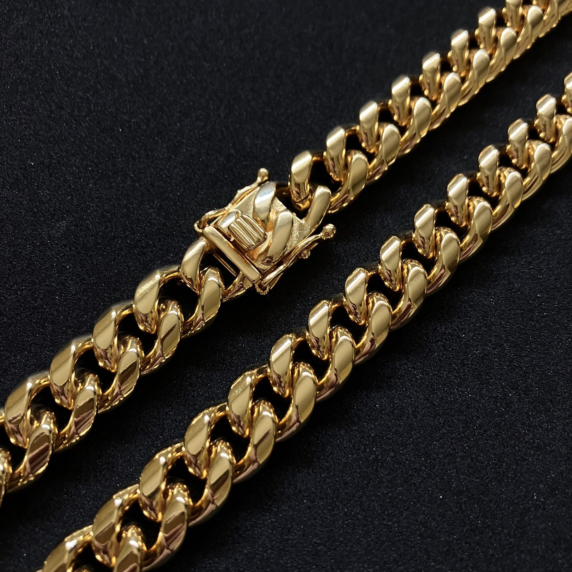 18K Gold-Plated Cuban Link Chain 12mm 22”