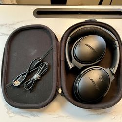 BLUETOOTH BOSE HEADPHONES: Bose QuietComfort 35 Series II Wireless Noise Cancelling Headphones LIKE NEW with Case and Cords
