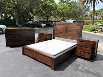 Beautiful Bedroom Set Queen Size Real Rustic Wood Dark Brown Color Like New by Haverty’s Furniture