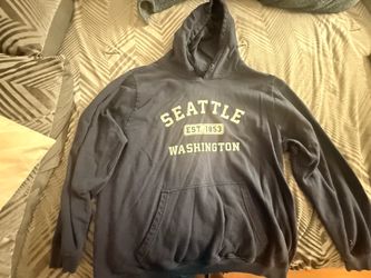 Seattle sweater dark blue on sale!!!