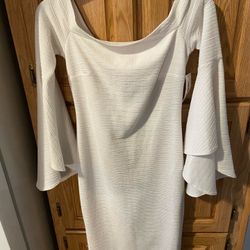 White dress fits size 4-6