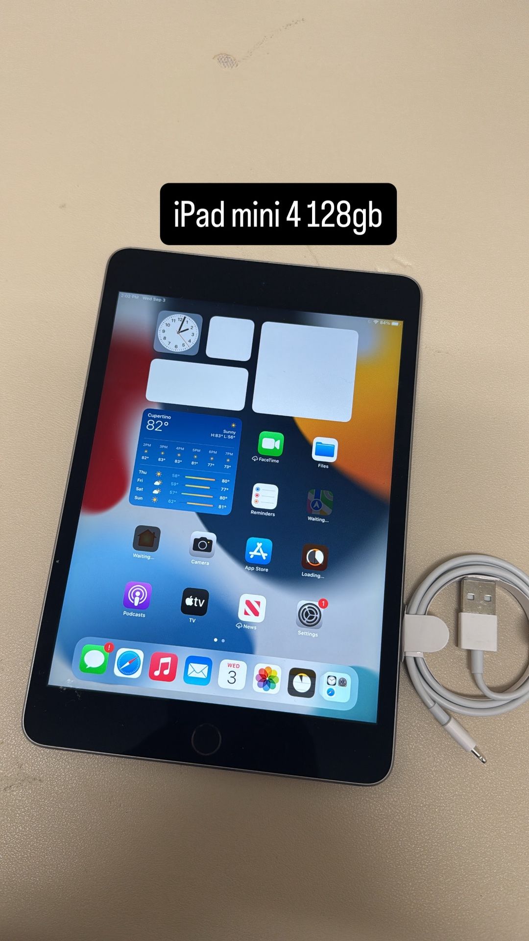 iPad Mini 4 128gb. Like New And Unlocked!