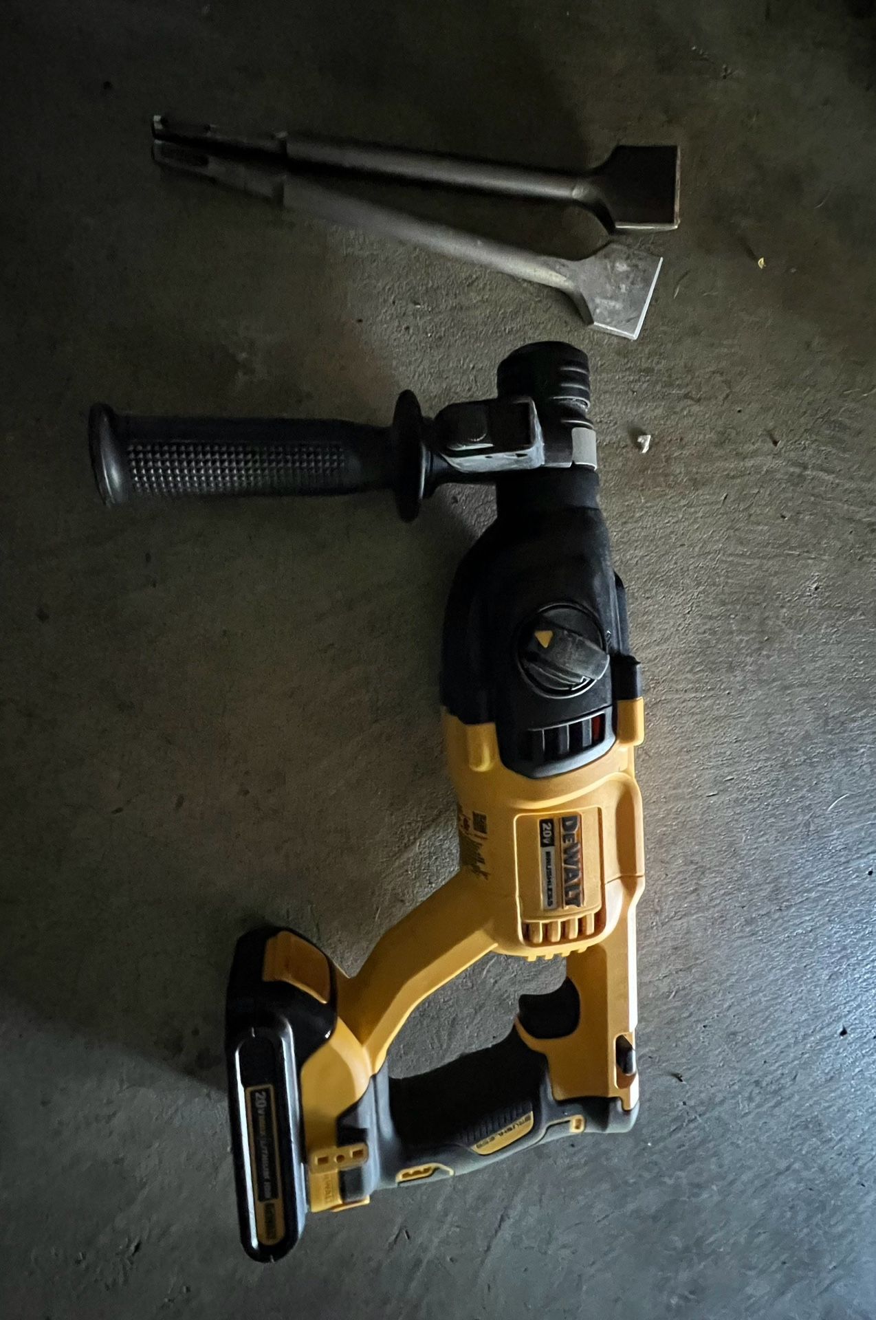 DEWALT 20V MAX