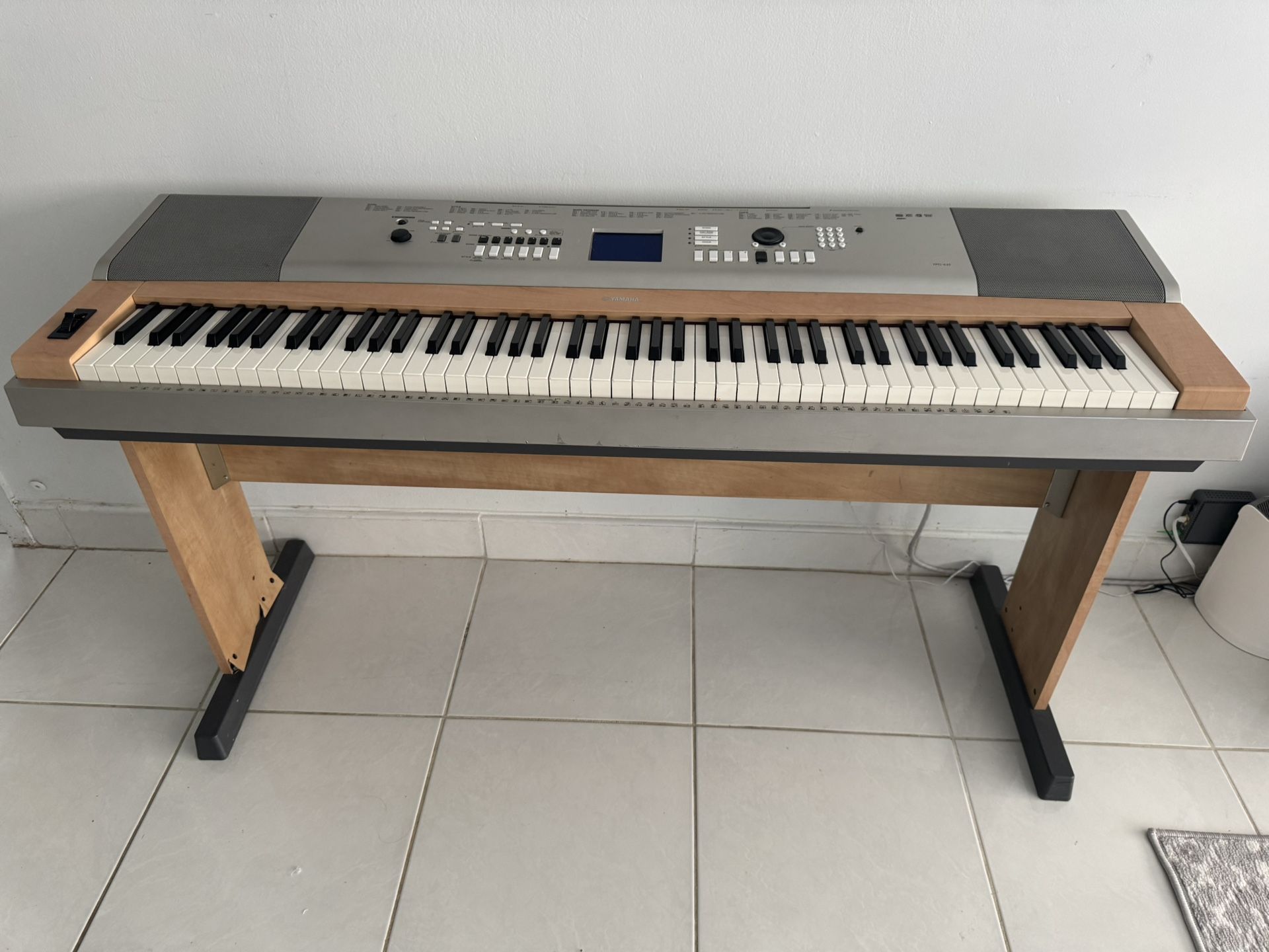 Yamaha Digital Key Piano YPG-635