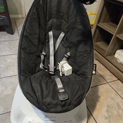 4moms mamaRoo Multi-Motion Baby Swing Smart Connectivity - Black