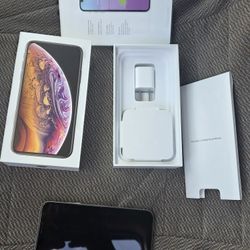 IPhone Xs BRAND NEW 64GB 