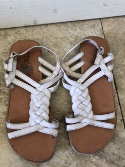 Girl sandals