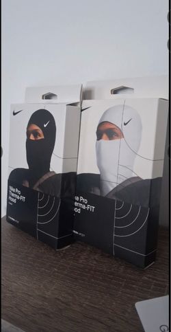 Nike Pro Therma-FIT Hood