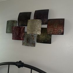 Really Nice Wall Decor In Really Good Condition