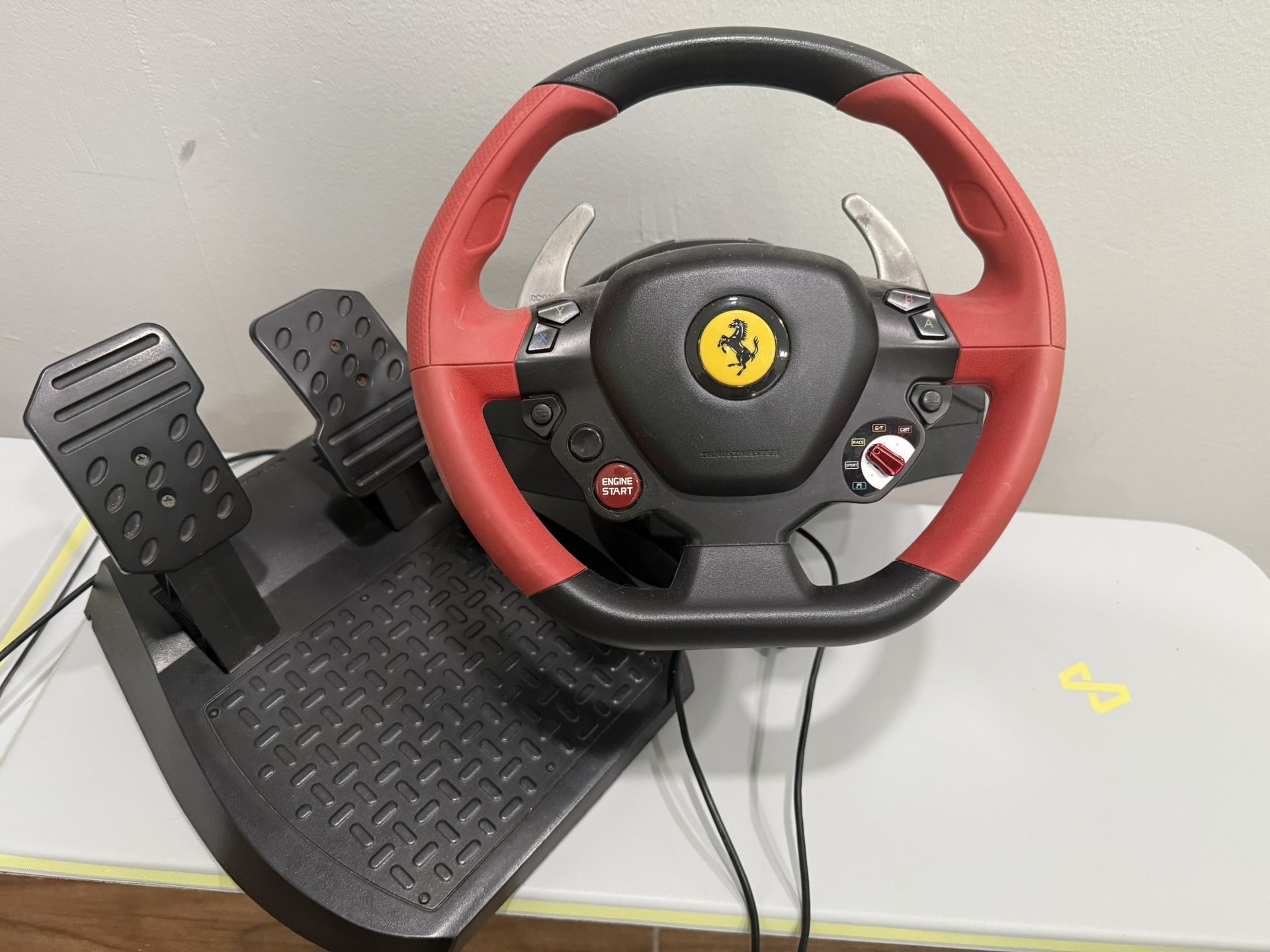 Thrustmaster Ferrari 458 Spider Racing Wheel + Pedals