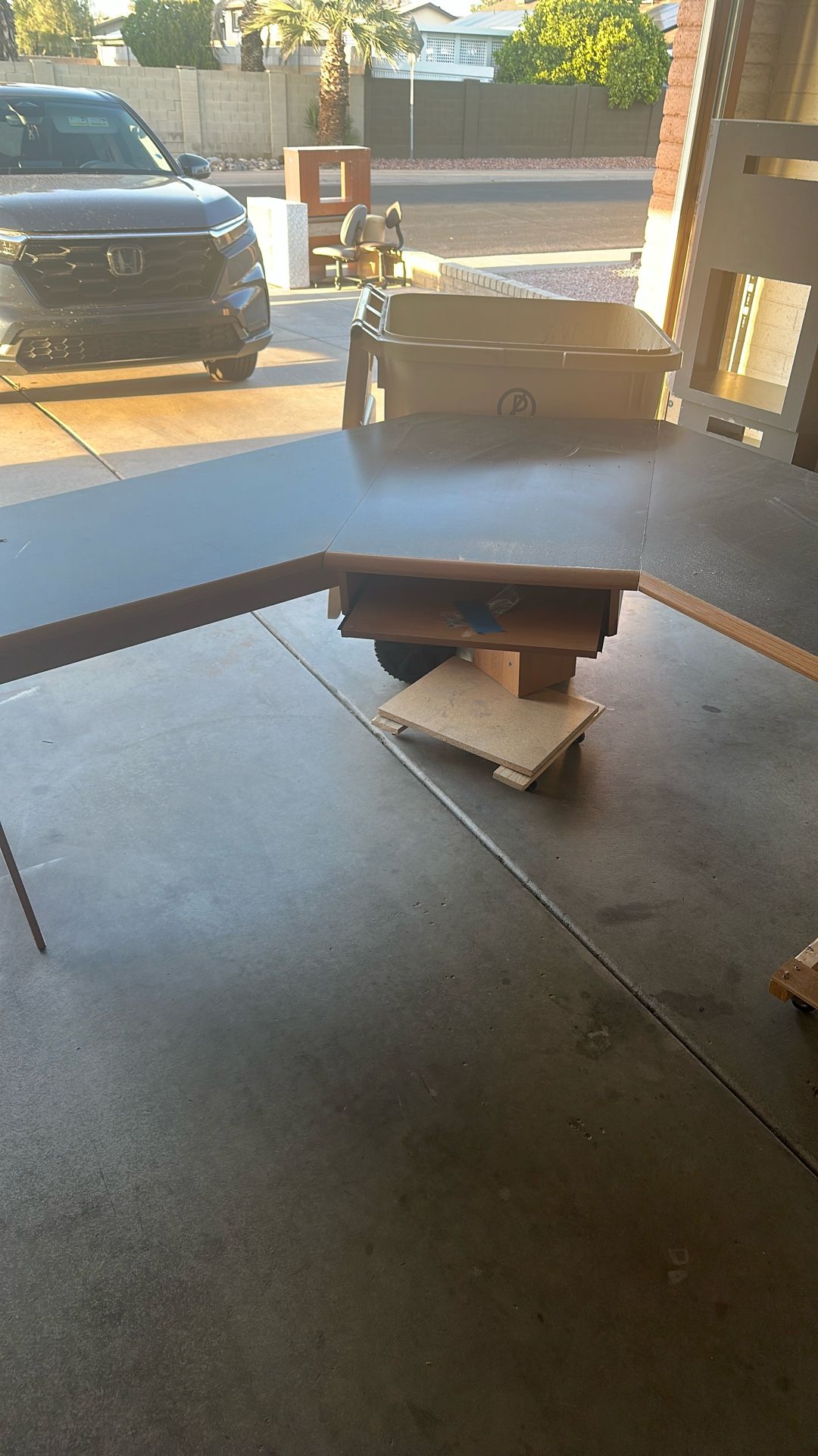 Large Corner Desk Free( No Measurements)