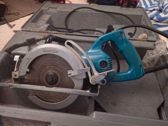 Makita Circular Saw 5077B