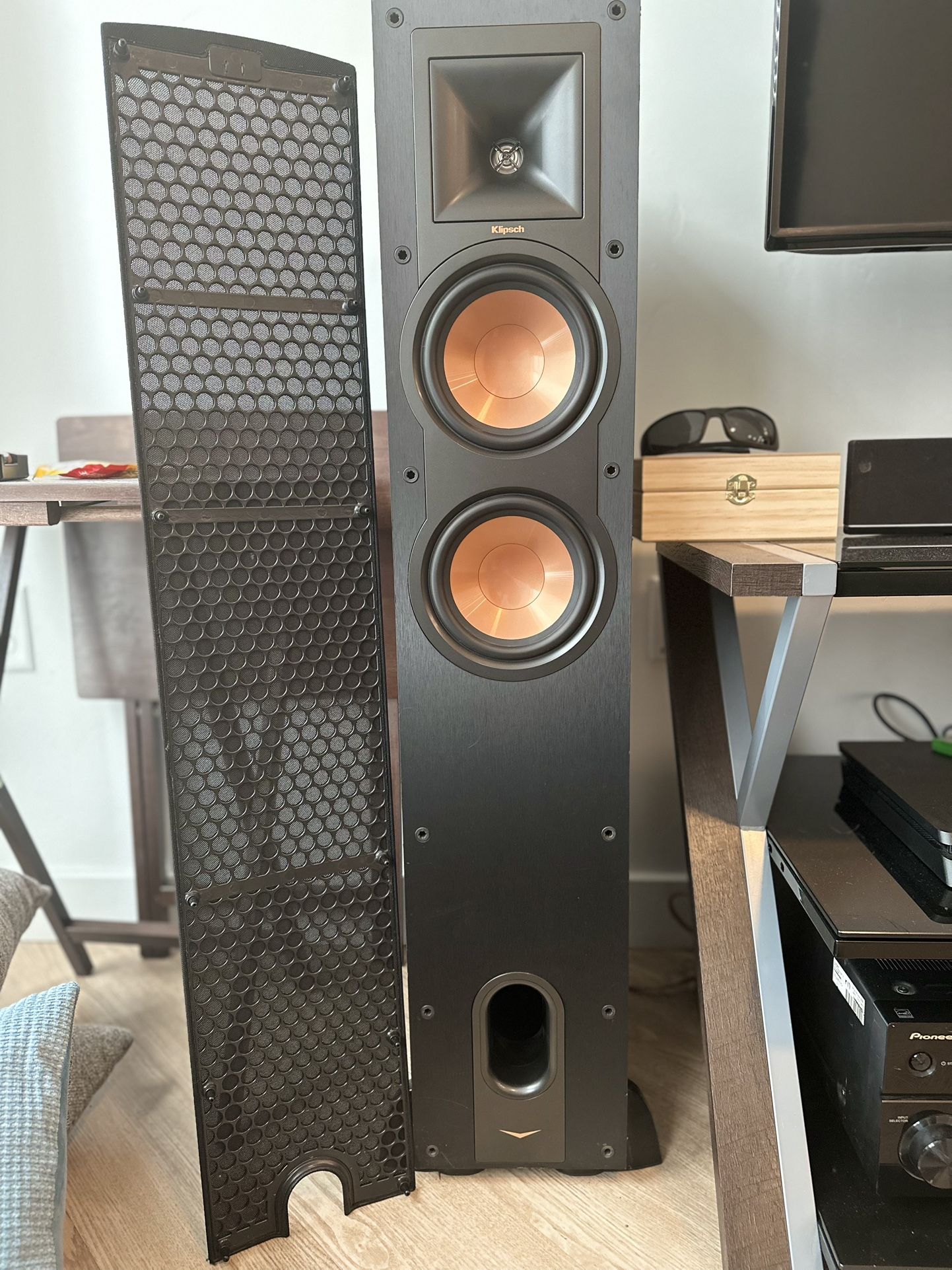 KLIPSCH R24F Tower Speakers + Pioneer Receiver