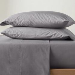 Set includes 1 fitted sheet, 1 flat sheet and 2 pillowcases