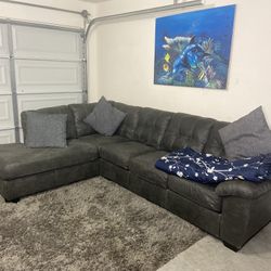 * Like New * Ashley Furniture 2pc Modular Grey Sectional Sofa ( Free Delivery )