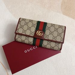 GUCCI long wallet