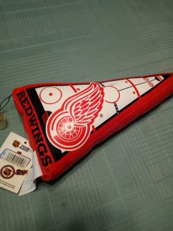 Vintage hockey Detroit red wings stuffed polyester red wing window hanging pennant/11x6