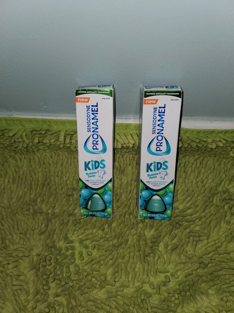 2 Toothpaste Sensodyne Kids 4oz Bubble Twist