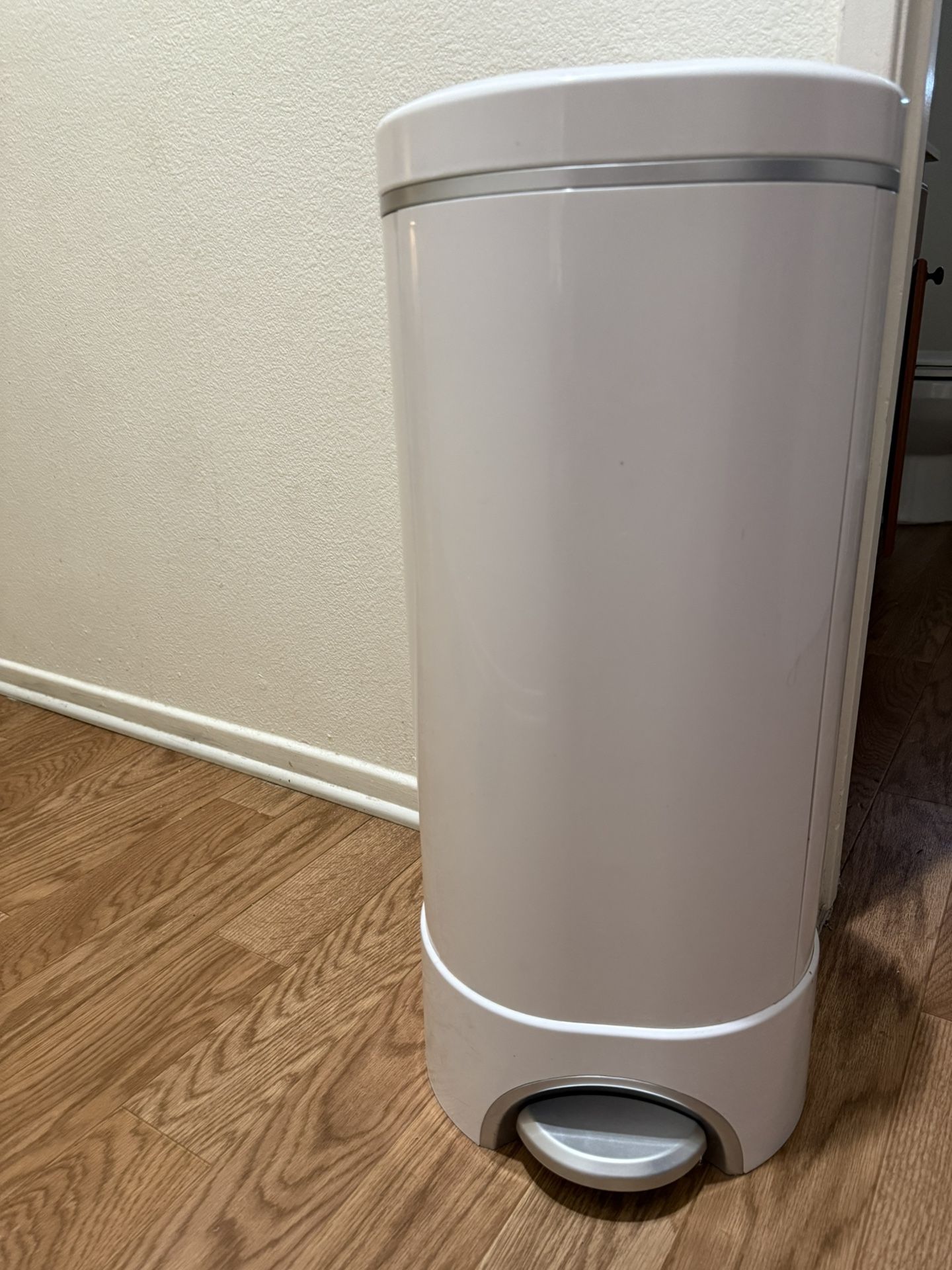 Munchkin® STEP™ Infant Diaper Pail, Powered by Arm & Hammer™, #1 in Odor Control, Hands Free, White