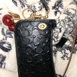 Like New Out Of The Package Authentic Coach Purse W/Cherry 🍒 Key Chain.