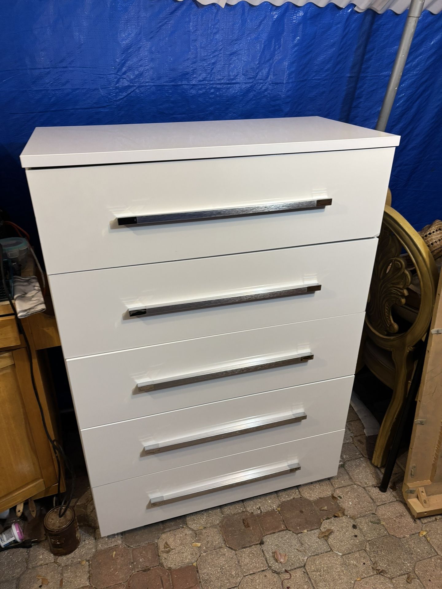 dresser