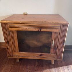 Small Pine End table W Legs25$