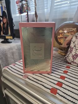 Qissa pink perfume