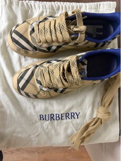 Burberry Men Size 9.5