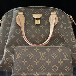 Louis vuitton bag and wallet with receipt 