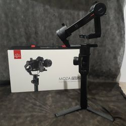 Moza Air 2  camera stabilizer system